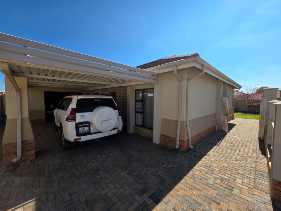 To Let 3 Bedroom Property for Rent in La Provance Free State